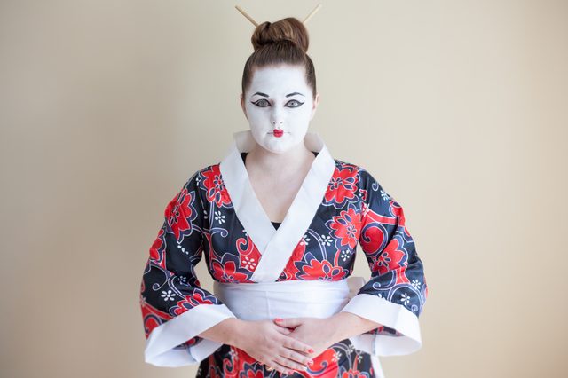Comment puis-je faire un costume d'Halloween Geisha?