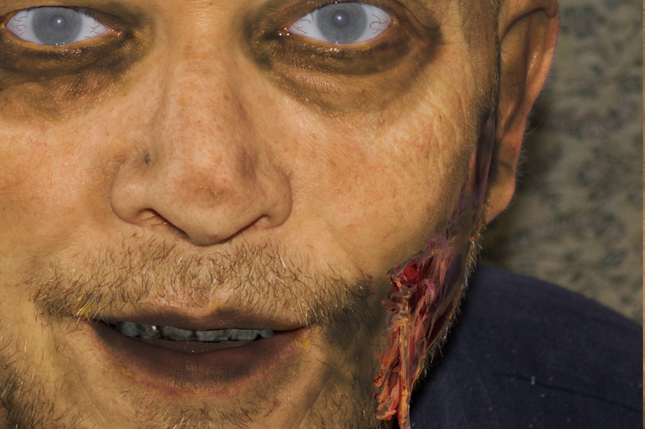 Ajouter quelques mauvaises dents et un nez cassé pour finir le zombie.