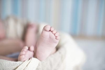 Gardez les basses lumières et une ambiance calme si votre bébé se réveille la nuit.
