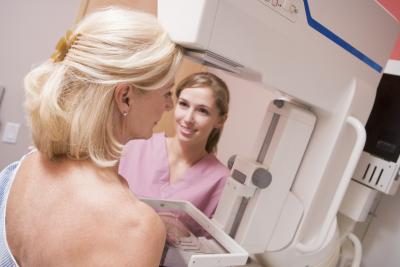 Monter légèrement la quantité d'androgènes chez la femme's bodies can minimize risks of breast and endometrial cancer.