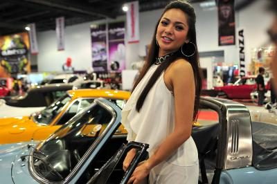 Fashion model à un salon de l'automobile à Manille