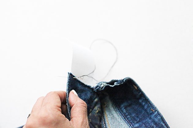 Point élastique à la taille de vos jeans pour faire instantanément les plus spacieux.