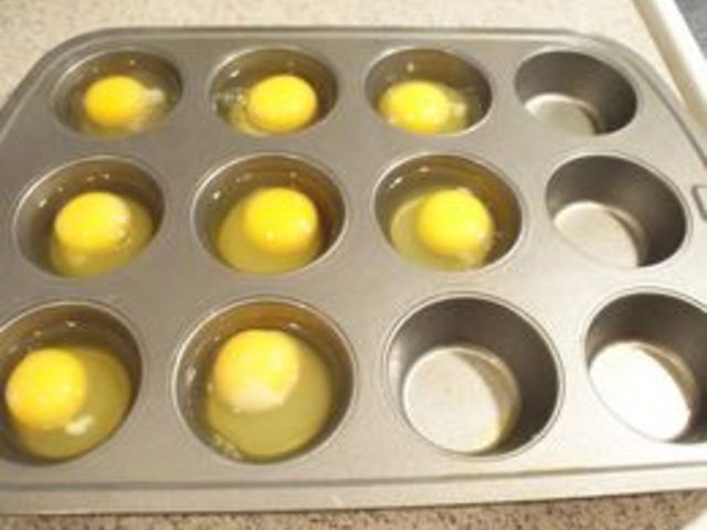 Comment cuire les oeufs dans un Muffin Pan
