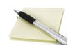 Un stylo et du papier sont tout ce dont vous avez besoin pour compléter votre grille de mots croisés.