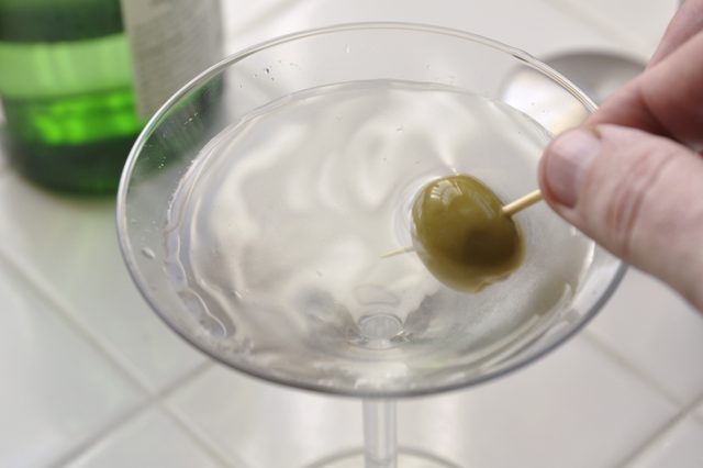 Ajouter olive comme garniture.