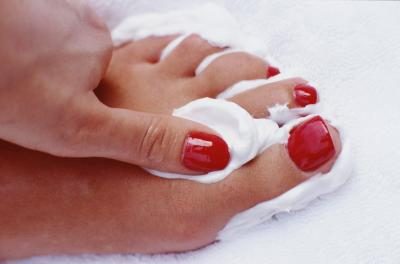 Une crème over-the-counter pied peut aider à soulager les problèmes comme athlète's foot