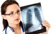 Une radiographie des poumons.