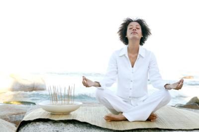 Pratique la respiration de yoga, où vos inhale et exhale sont chacun tenus à un compte de 7 - faire jusqu'à ce que vous avez brisé le cycle d'être à court de souffle