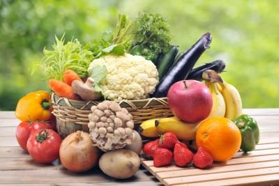 Concentrez-vous sur de manger beaucoup de fruits et légumes.