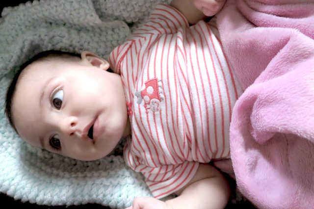 Comment aider les bébés avec reflux silencieux sommeil