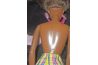 Cette Barbie peau foncée a un marquage son dos tandis que sa tête a imprimé 1967 la date 1966. Le pays de fabrication est la Chine.