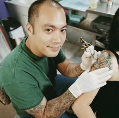 Visitez votre tatoueur avant de se faire tatouer.