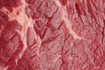 Examiner la texture sur la surface de la viande.