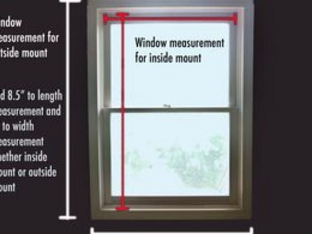 Mesurer la fenêtre pour calculer les exigences de taille de l'ombre et de tissu.