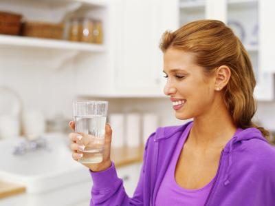 Buvez de l'eau pour éliminer les toxines.