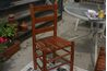 Coloration une chaise en bois