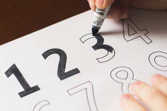 Comment apprendre aux enfants à écrire des nombres