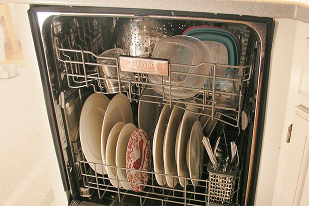 Chargez le lave-vaisselle de la manière que vous le feriez normalement.