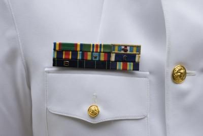 US Navy rubans sur le côté droit de l'uniforme.